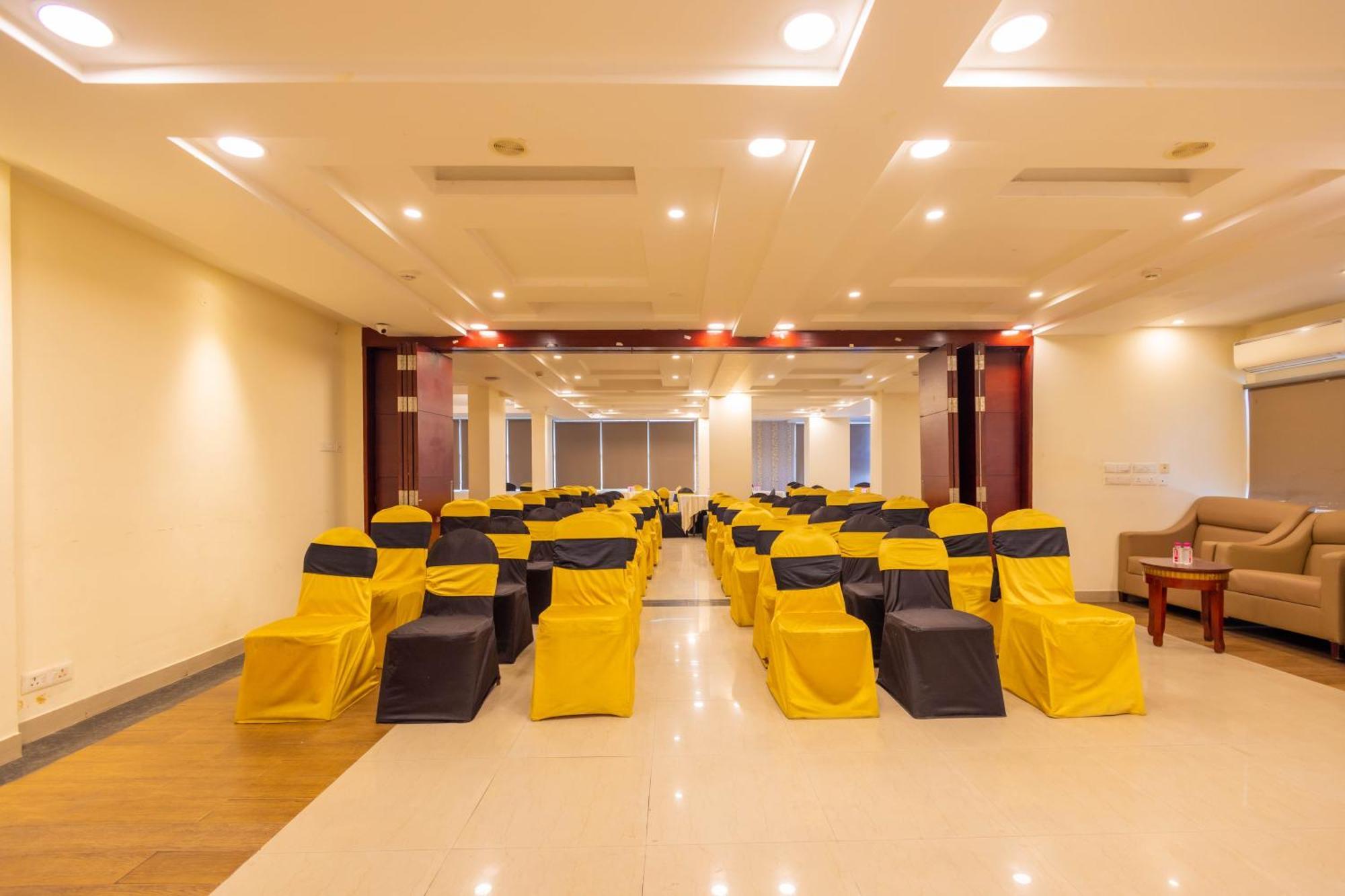 Crestmont Ashapurna Jaipur, Banipark Exterior foto
