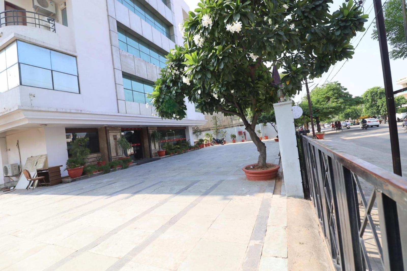 Crestmont Ashapurna Jaipur, Banipark Exterior foto